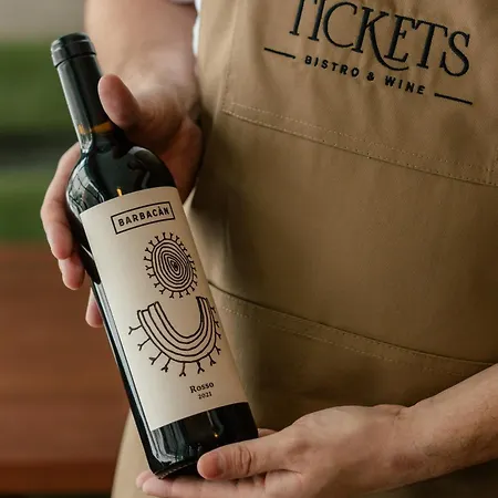 4 Strony W Wodnej Wiezy Pština