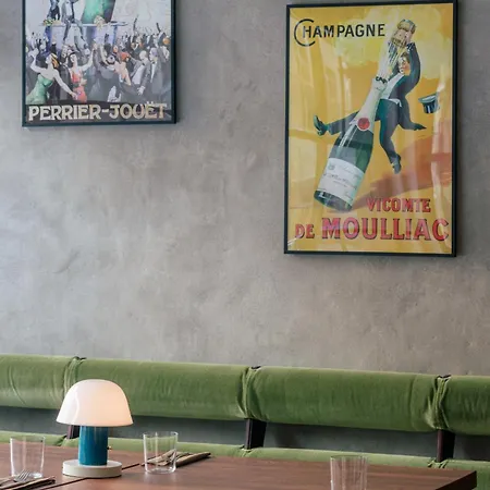 4 Strony W Wodnej Wiezy Aparthotel 4*