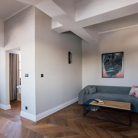 4 Strony W Wodnej Wiezy Aparthotel Pština