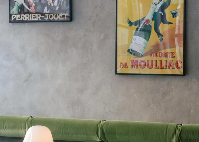 4 Strony W Wodnej Wiezy Aparthotel 4*